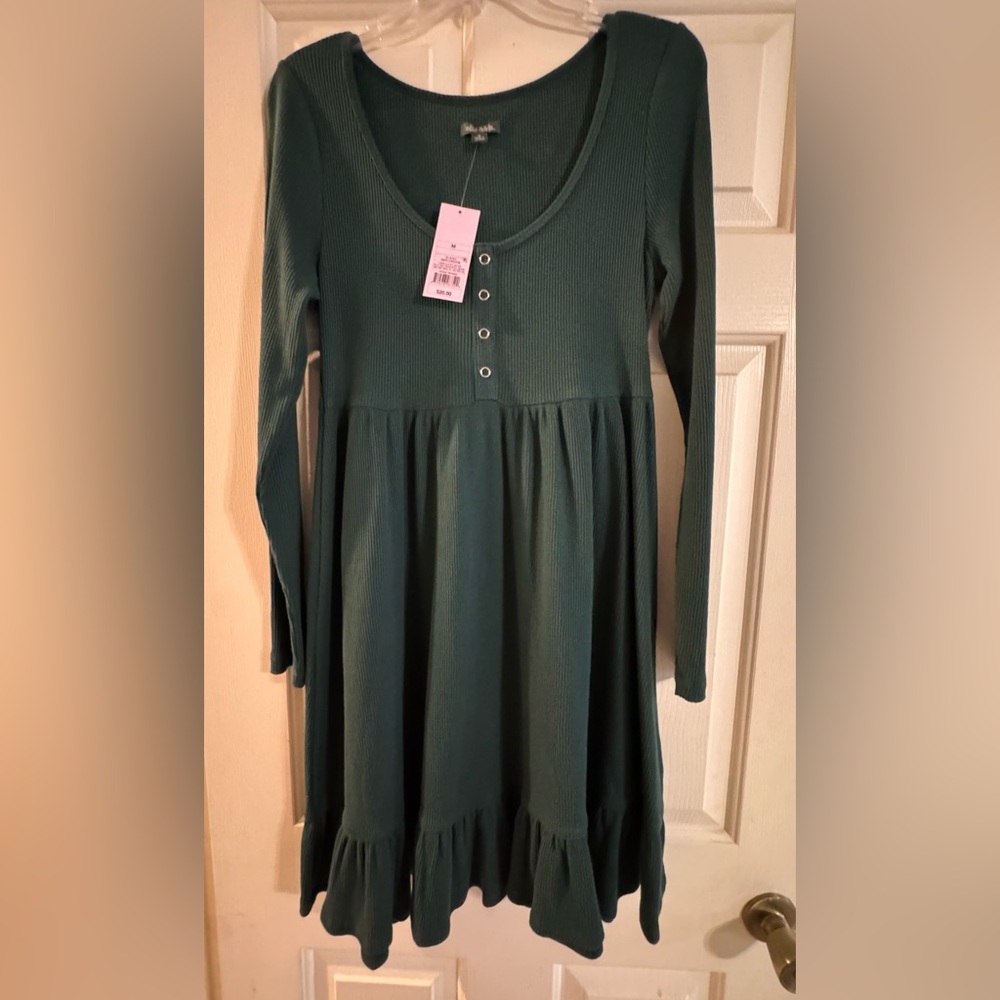 NEW💚Wild Fable Ribbed Green Top with Button Accents